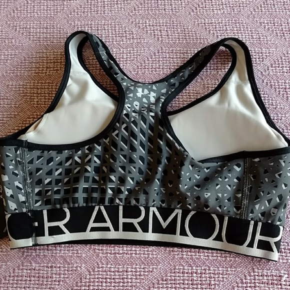 Under Armour Heat Gear Sports Bra - Picture 4 of 4