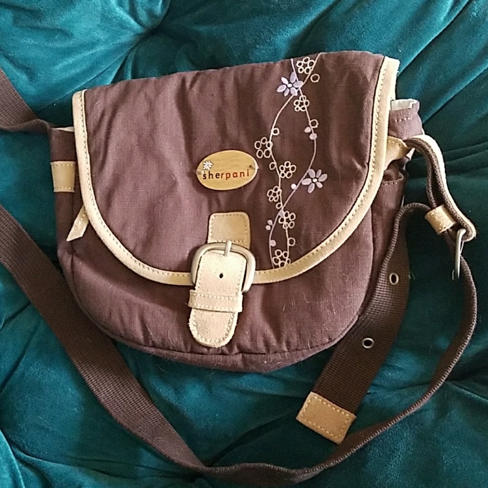 Sherpani brown crossbody
