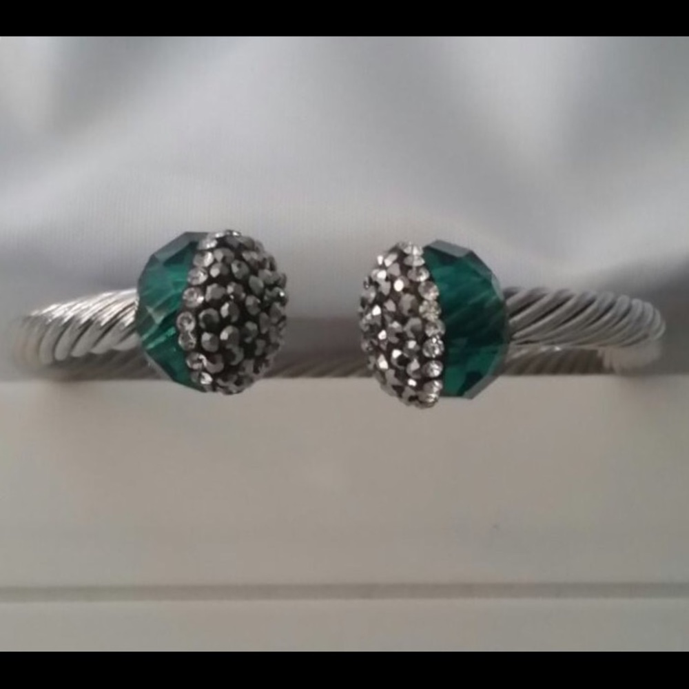 💥💥💥Silver Plated Druzy with Crystals Bangle