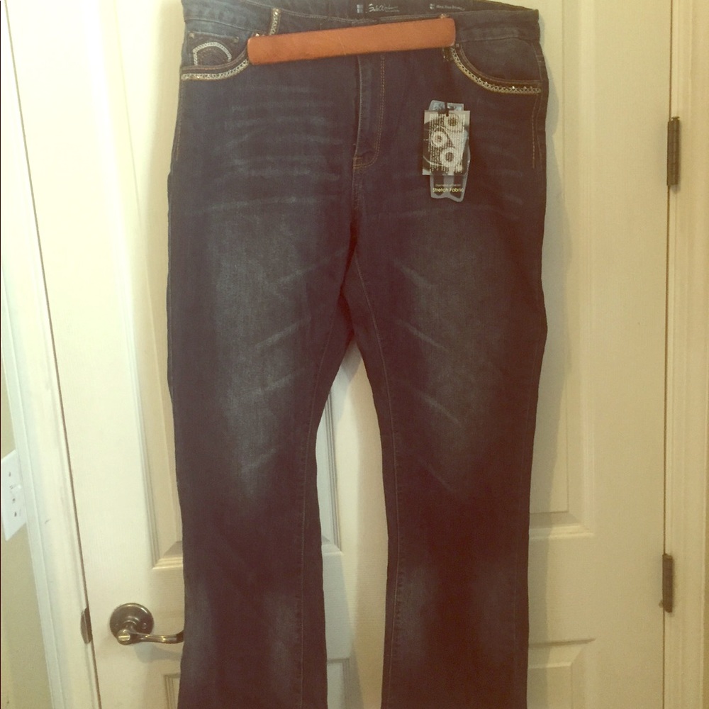 Seven Wonders boot cut jeans 👖 cute details