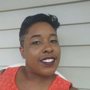 Meet your Posher, Latosha