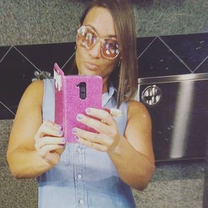 Meet your Posher, Eva