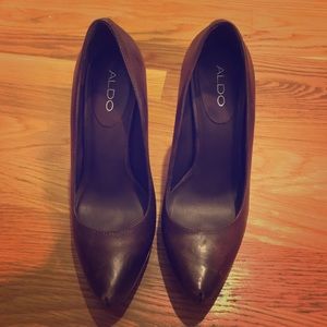 Brown leather Aldo Heels