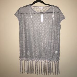 Cute shirt with detailed bottom