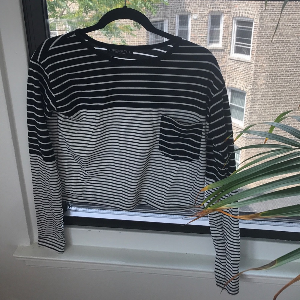 Black and white stopped cropped long sleeve