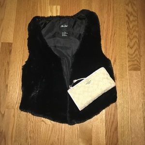 NWOT Faux fur vest