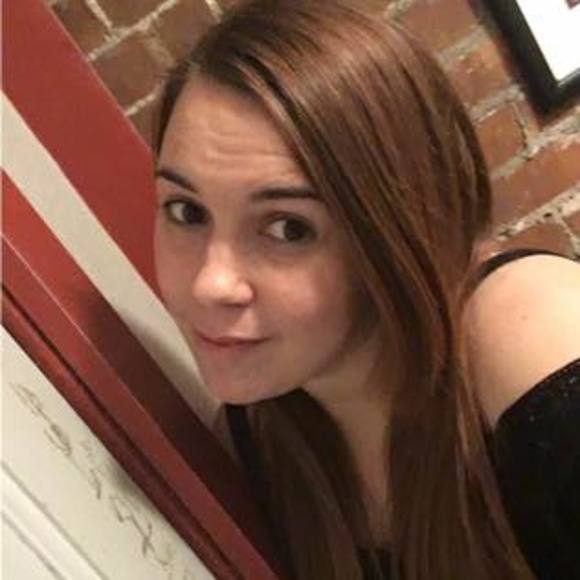 Meet your Posher, Stephanie - Picture 1 of 1