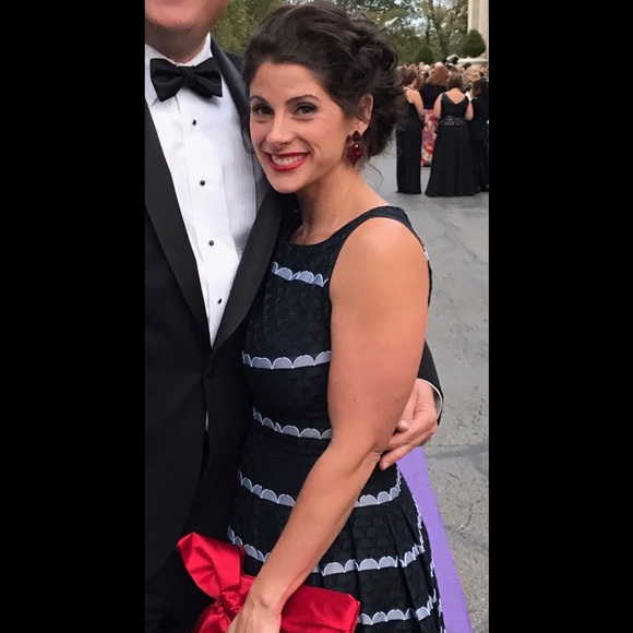 Meet your Posher, Amy - Picture 1 of 1