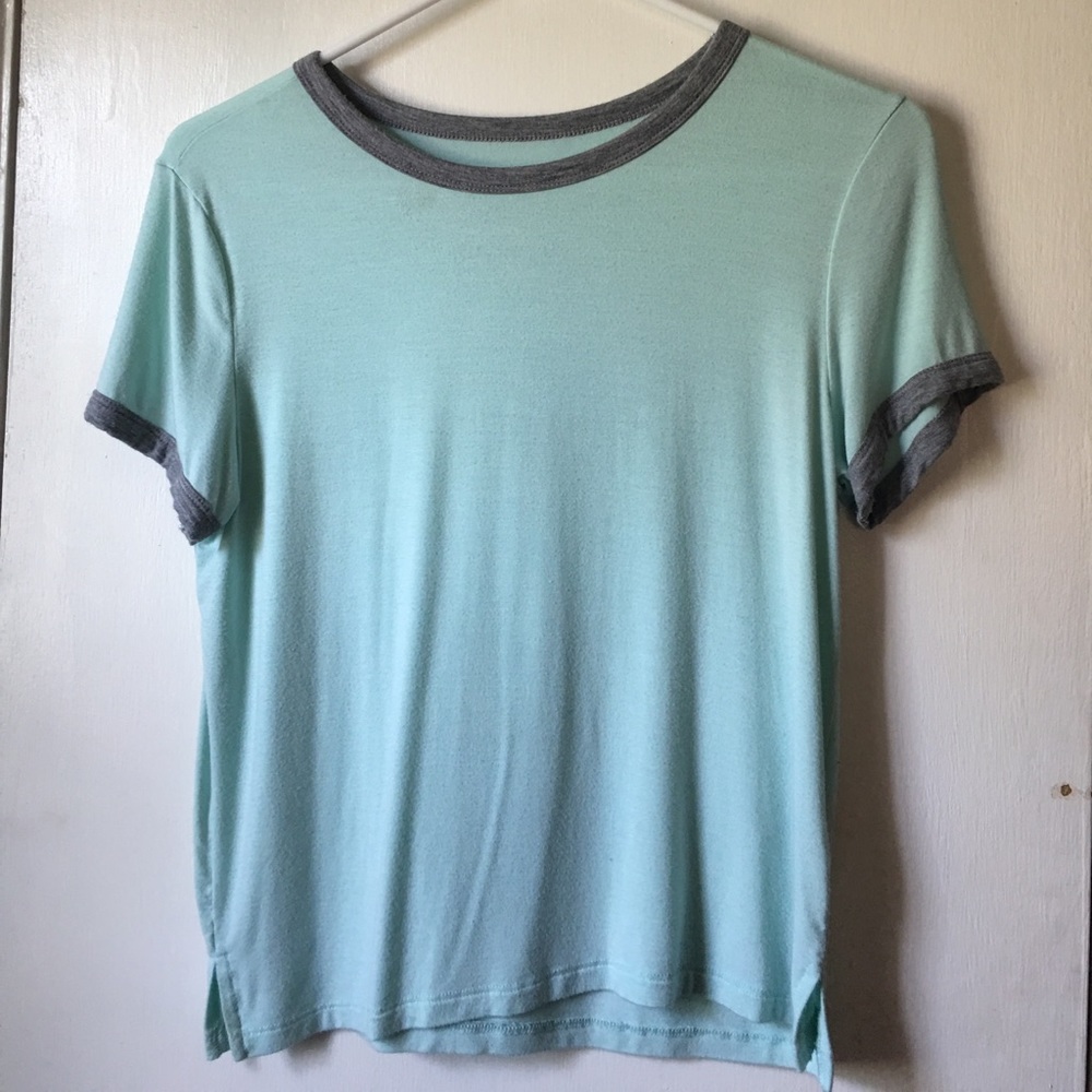 American Eagle Soft & Sexy semi-cropped crop top