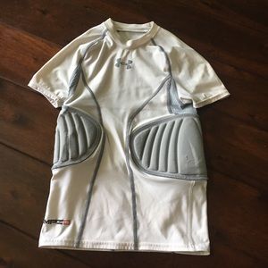 Under Armour Boys padded Dri fit top