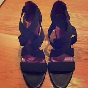 Never worn Black Tahari sandals!