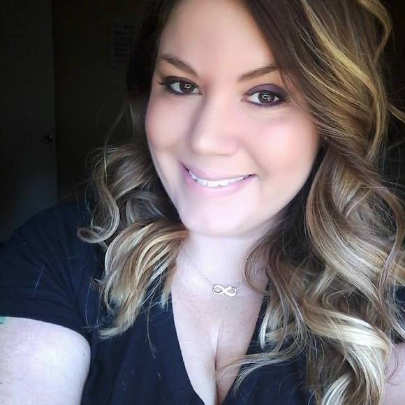 Meet your Posher, Jessica - Picture 1 of 1