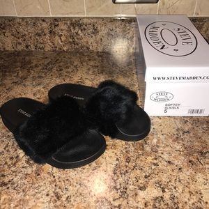 Steve Madden Softey furry slides
