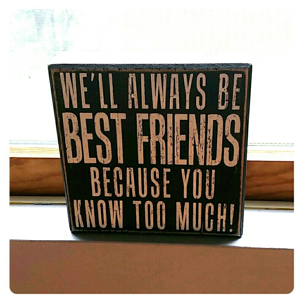 Best friends box sign