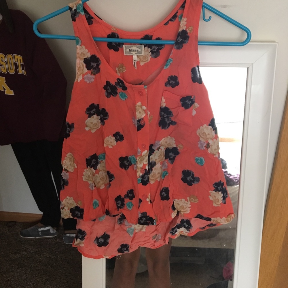 Cute flowy tank - pac sun :)