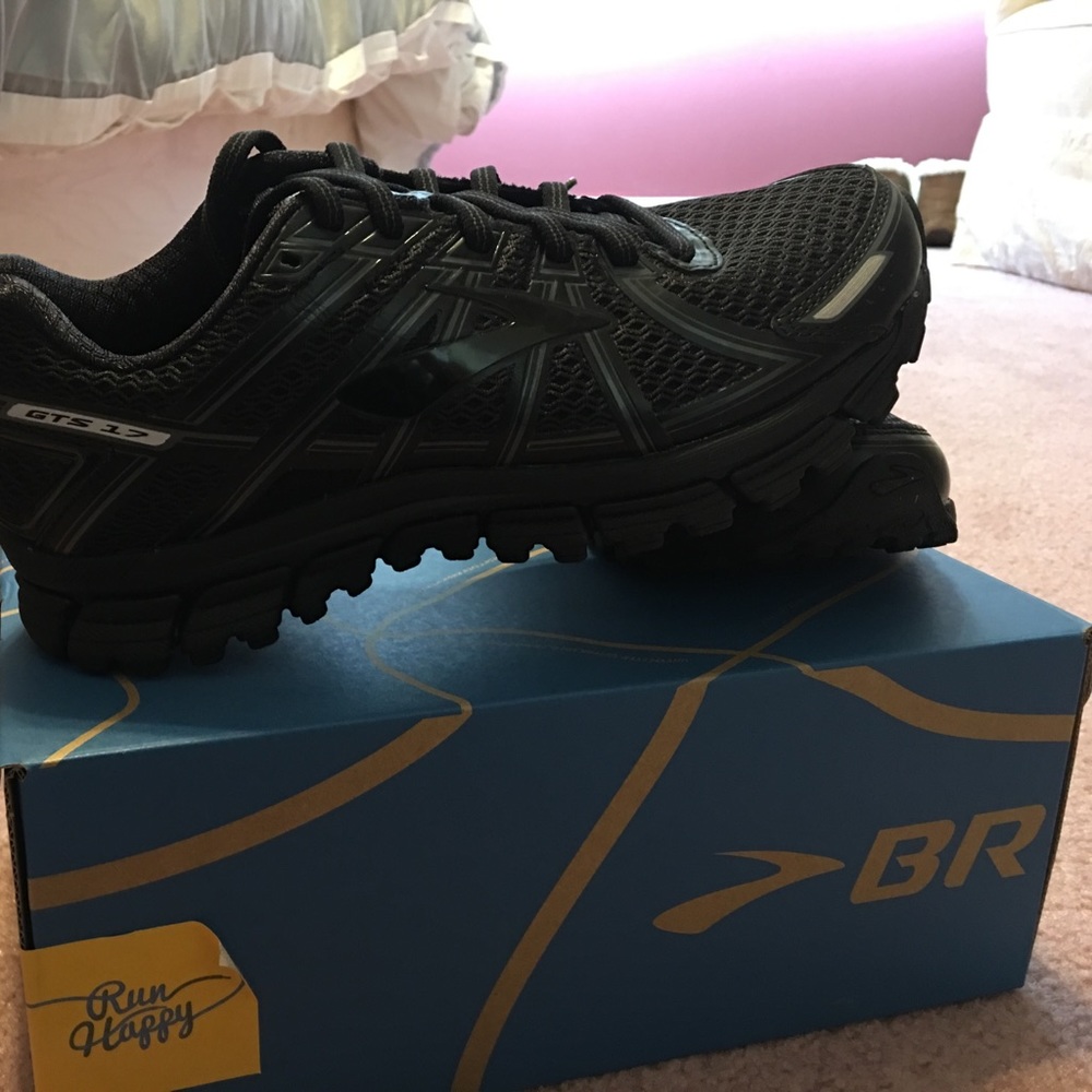 Brooks Adrenaline GTS 17