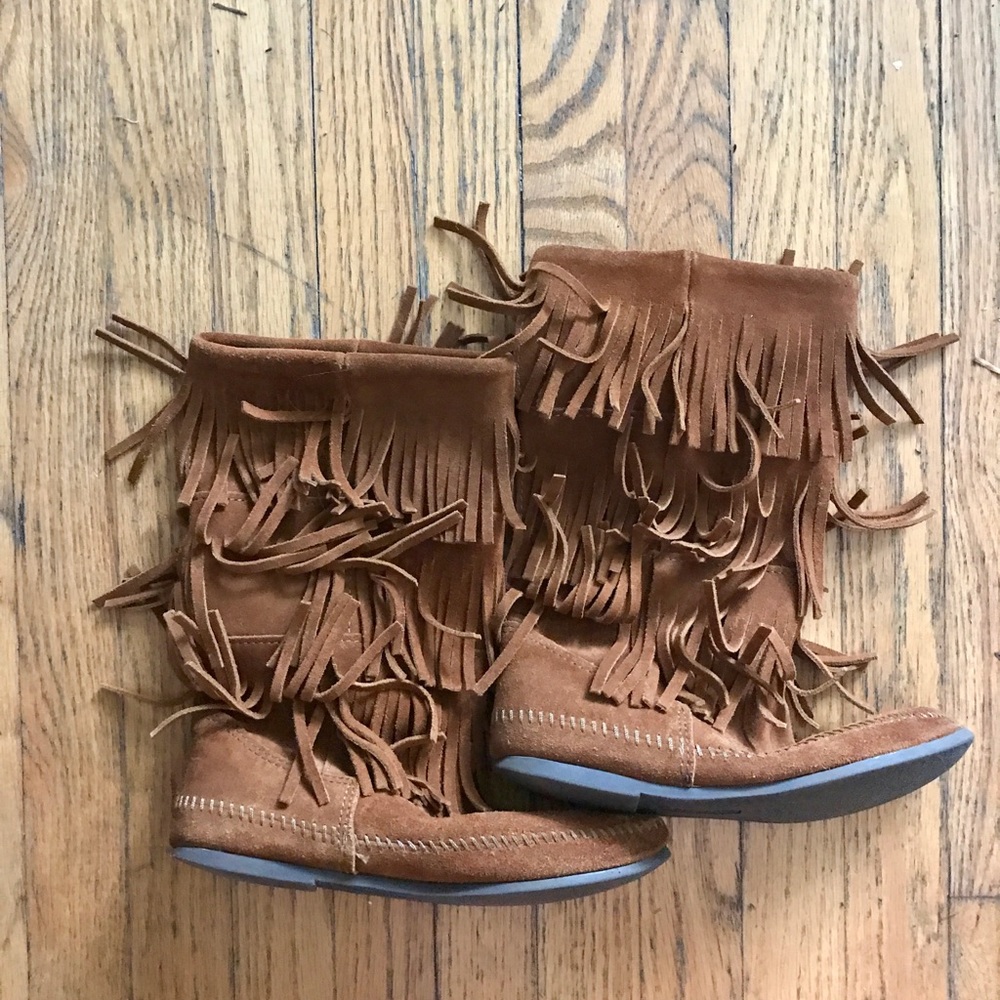 Minnetonka fringe boots