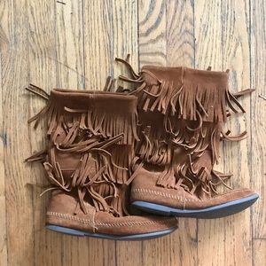 Minnetonka fringe boots