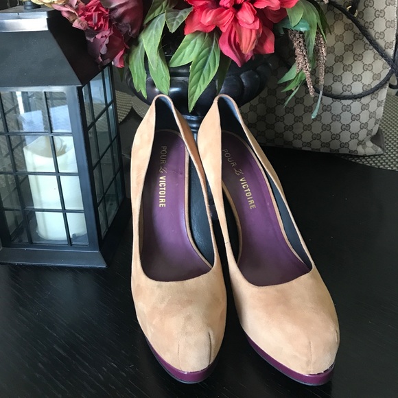 Gorgeous New PLV suede heels - Picture 4 of 8