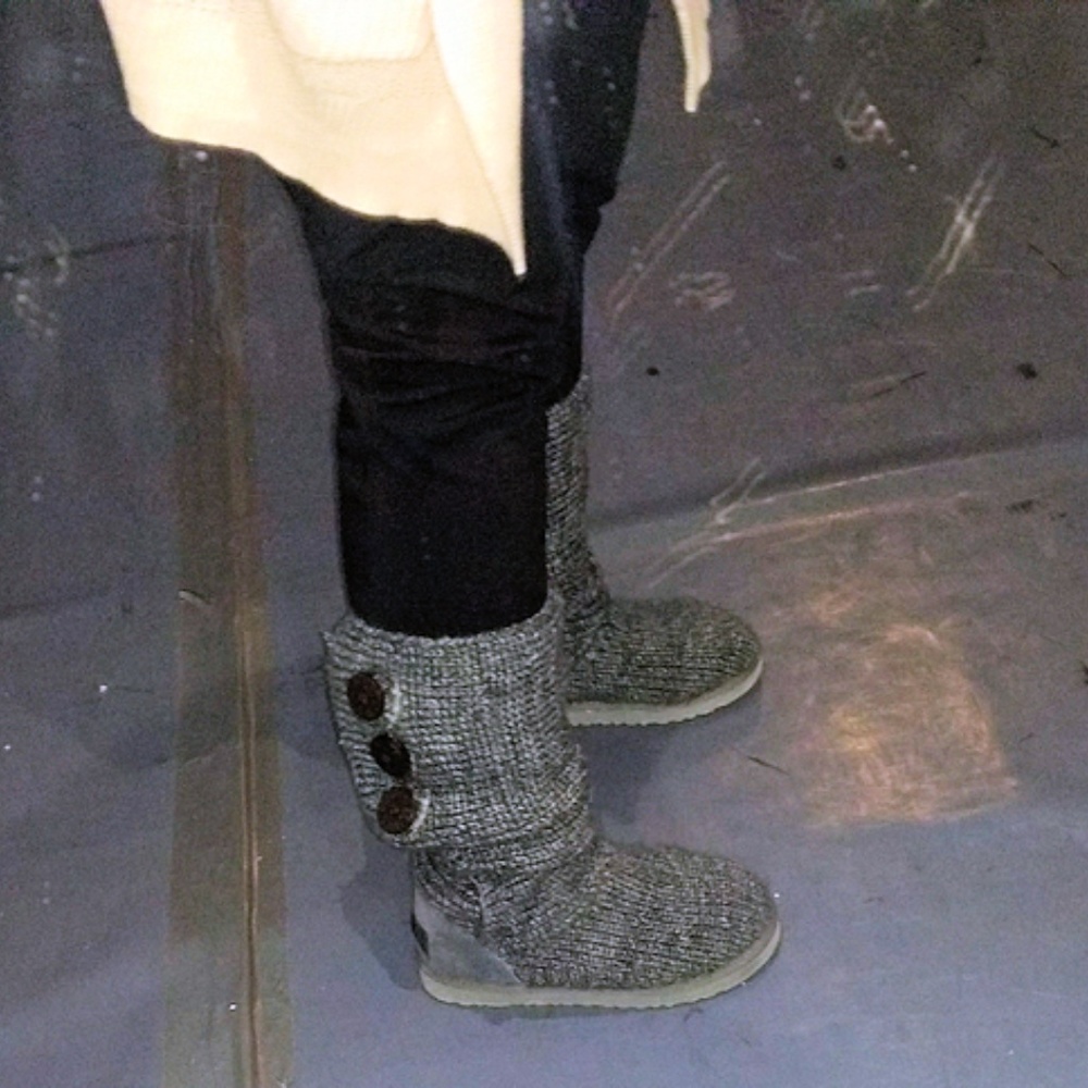 UGG classic cardy boots in grey