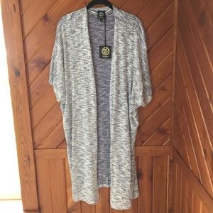 Bobeau cardigan 1X short sleeve sweater blue white