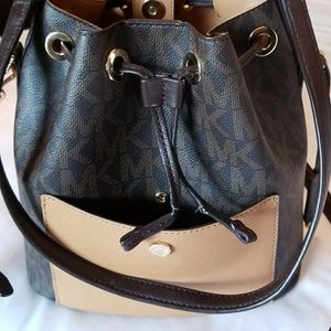 Michael Kors Small Bucket Crossbody