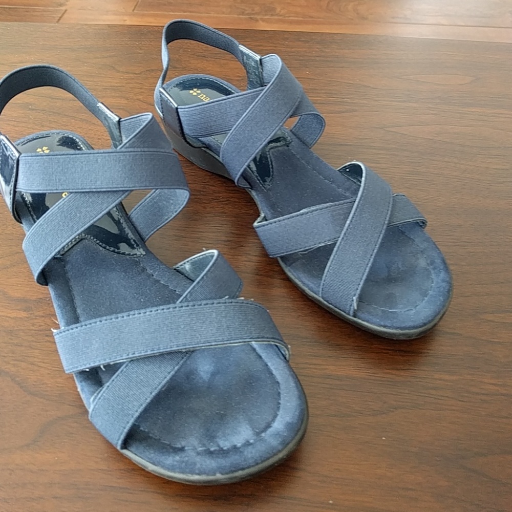 Naturalizer Navy sandals