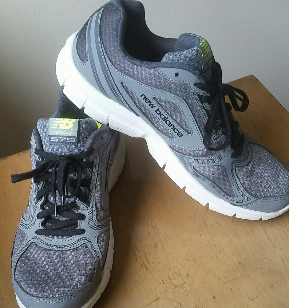 Men's New Balance slightly worn Running Sneakers