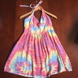 Perfect Summery Tie Die fit & flare dress 🦋🌞