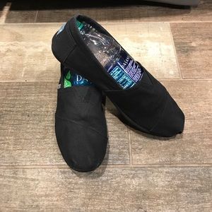 Gently wore men's Toms! 10.5