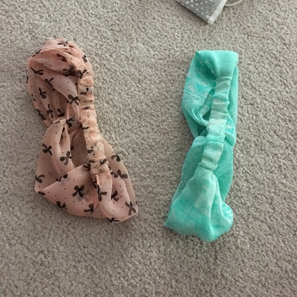 TONS OF ACCESSORIES - Picture 6 of 7