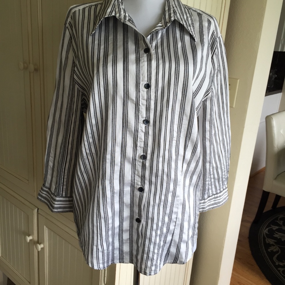 Chicos button down blouse size 1, Medium, 8.