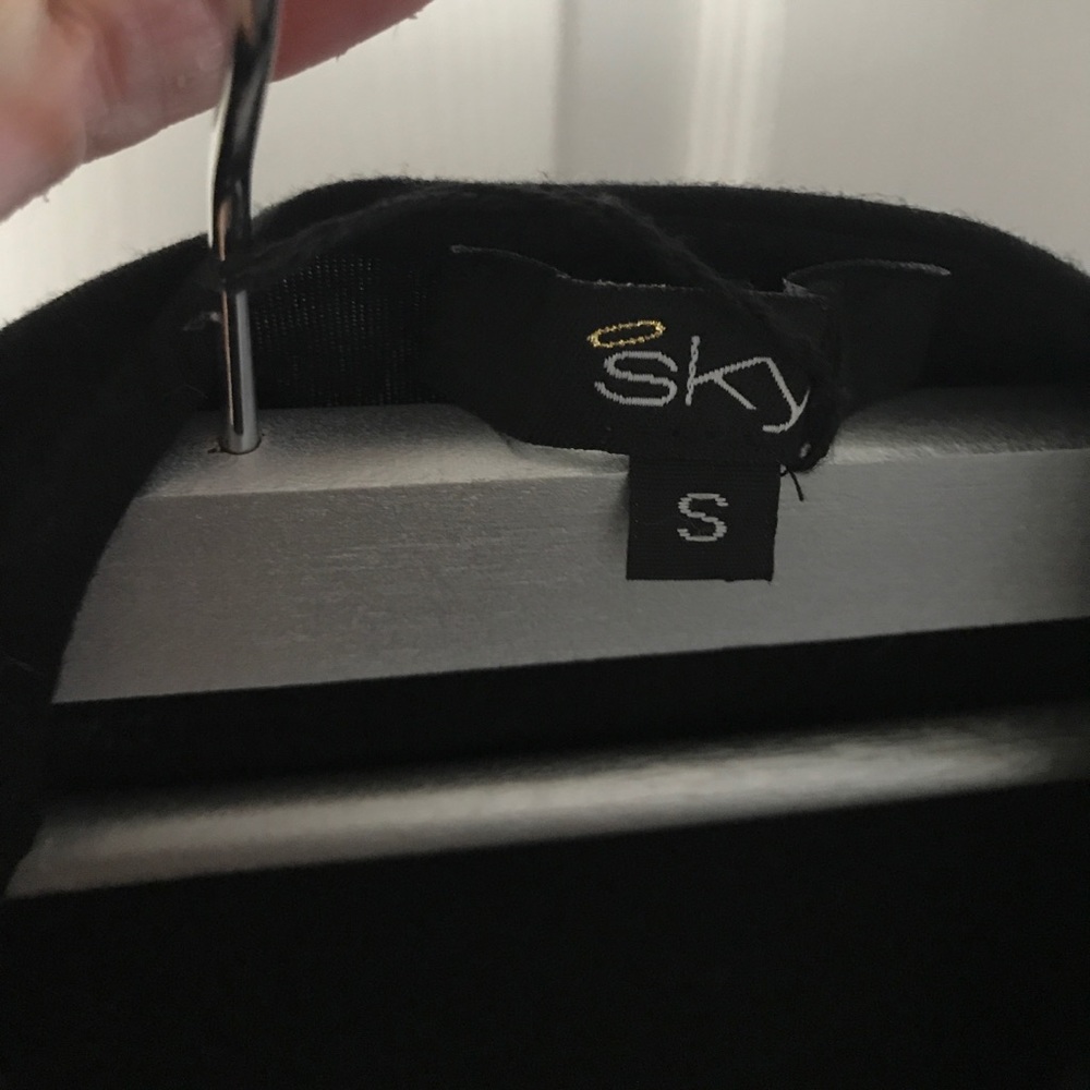 Top - Picture 4 of 4