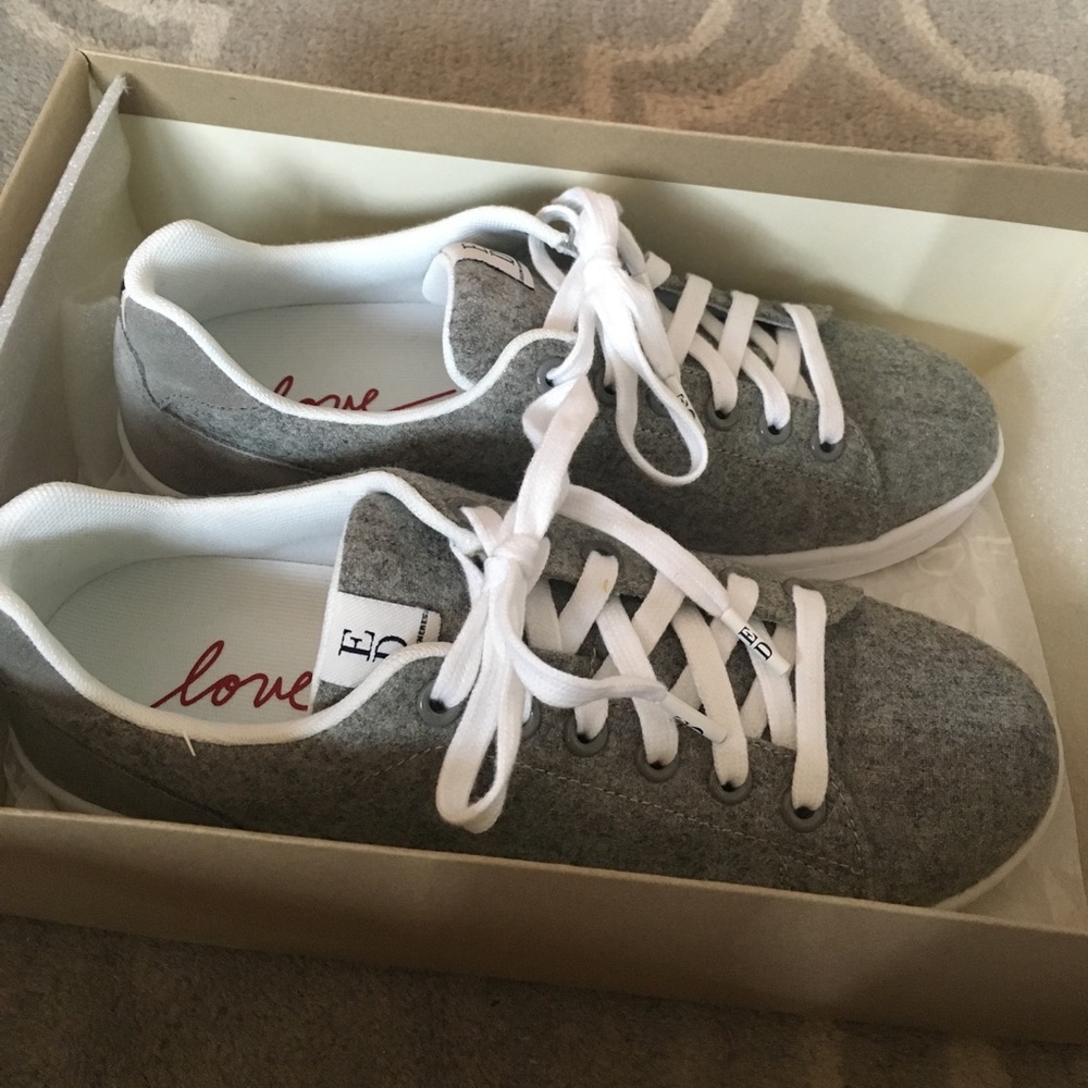 Ellen Degeneres tennis shoes