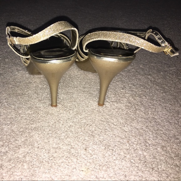 High heels - Picture 2 of 2