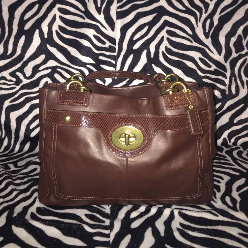 Authentic coach tote F16531