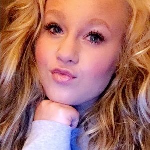 Meet your Posher, Karlee