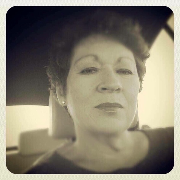 Meet your Posher, Diane - Picture 1 of 1