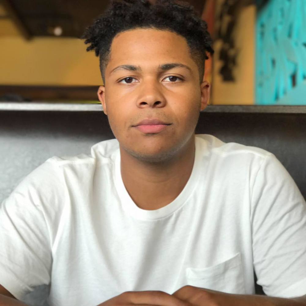 Meet your Posher, Devin