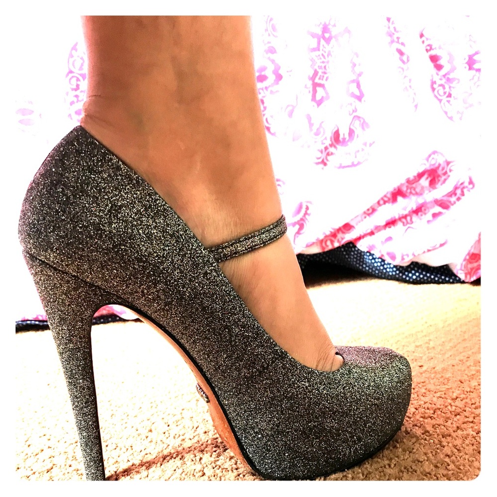 Massive sale‼️‼️‼️New shoes, worn once.