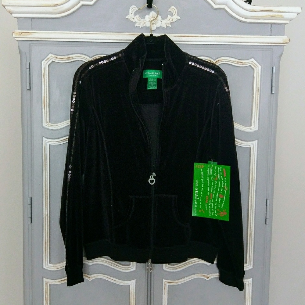 ca. sual by CA Sport