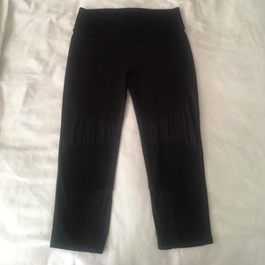 Fabletics Black Crop Leggings Size Small