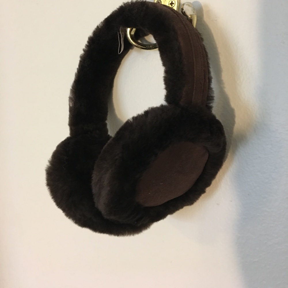 Ugg Earmuffs -- Brown