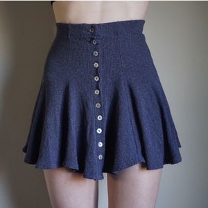 Vintage button up ribbed skater skirt!