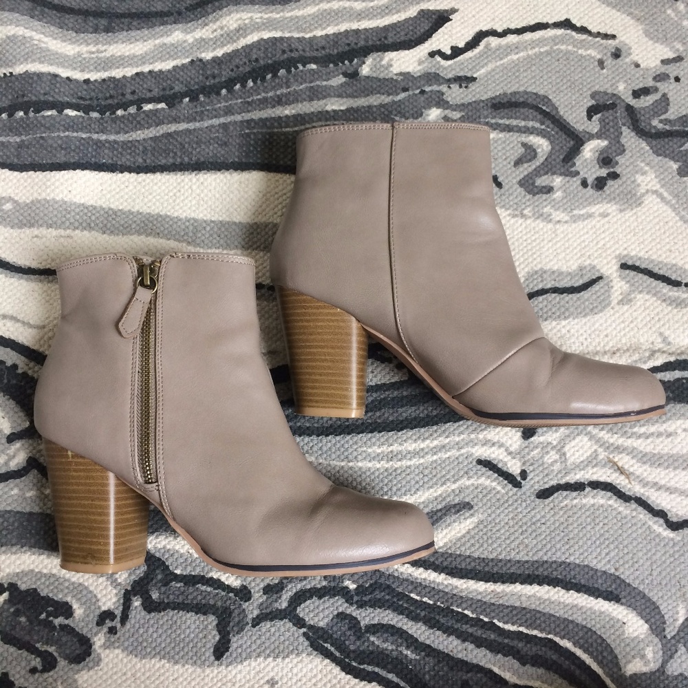 Gray zipper ankle booties  9