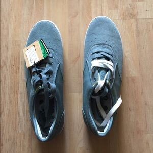 Brand new Gravis shoes.