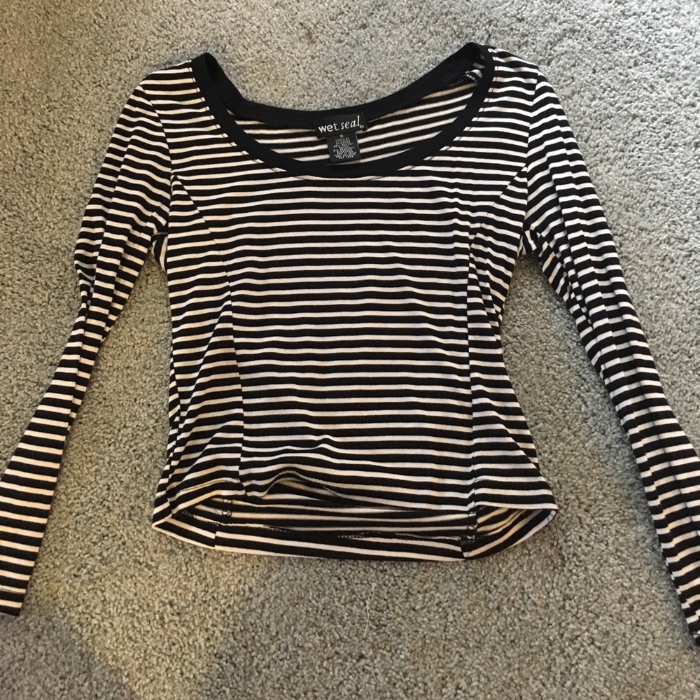 Long sleeved crop top