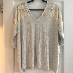 Dolan v-neck shirt w/embroidered shoulders