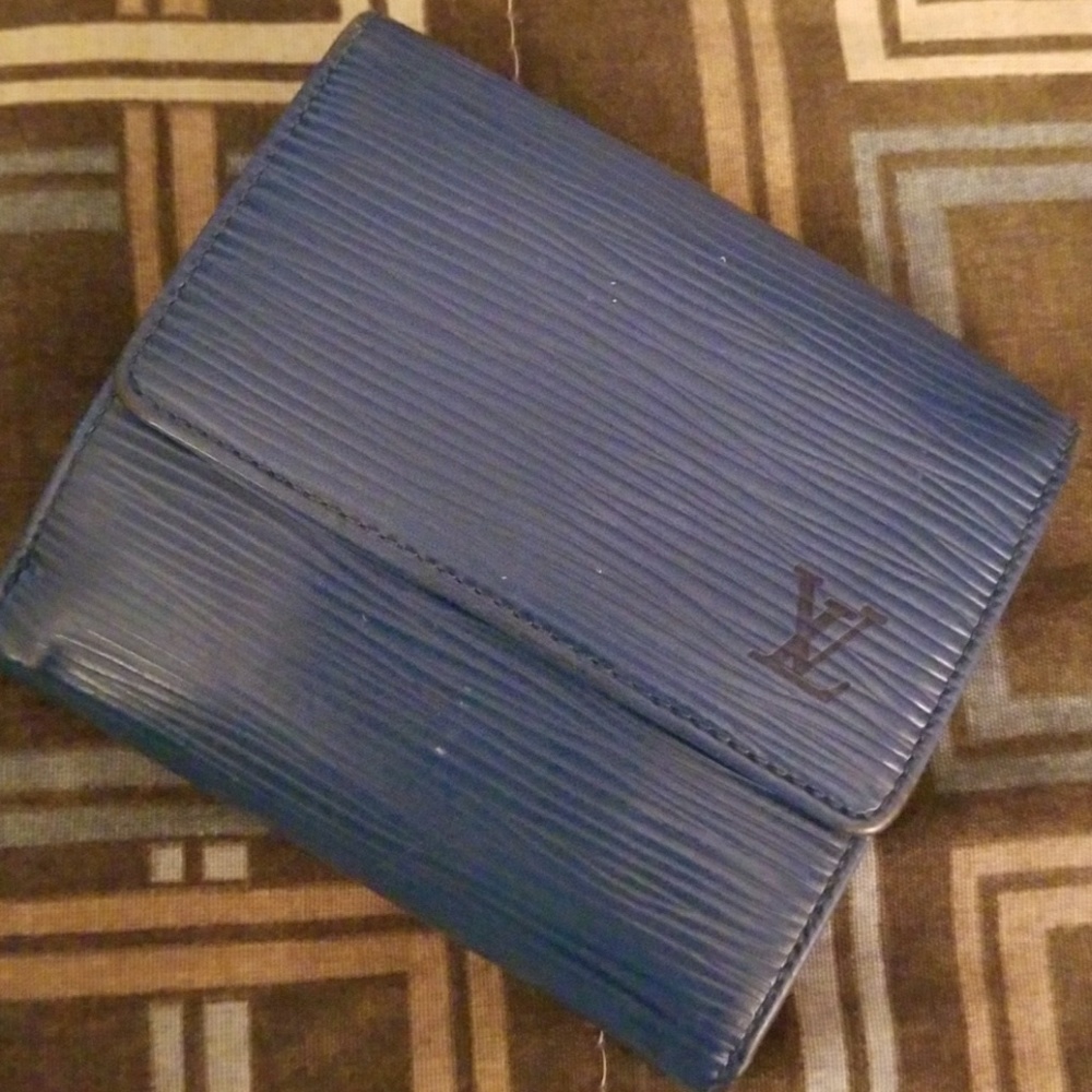 Louis Vuitton Epi leather wallet
