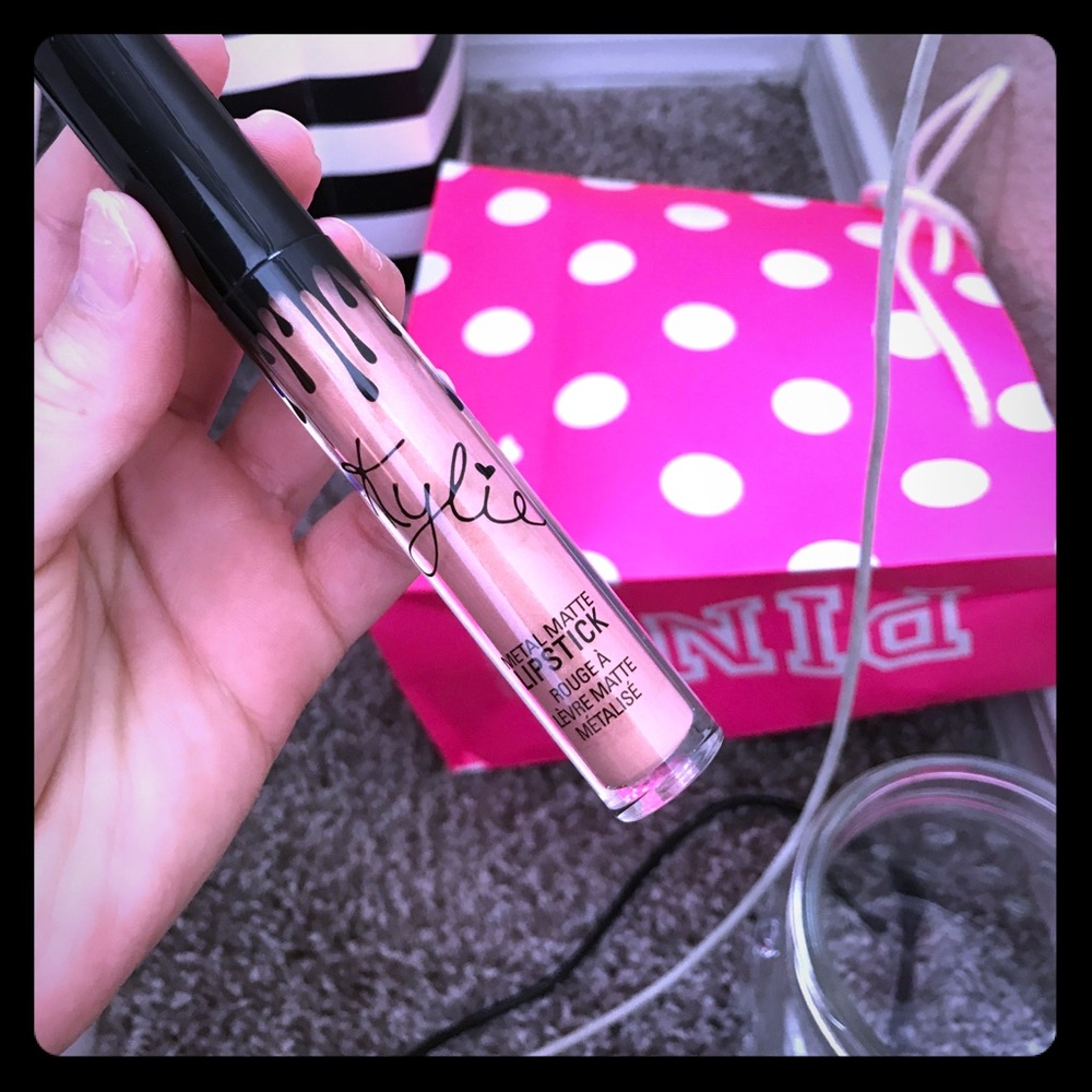 Kylie cosmetics metal in heir